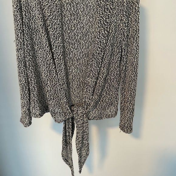 Women's Black and White Open Front Sweater - Picture 5 of 5